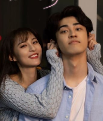 <b><font color='#FF0000'>再次重逢的世界</font></b>